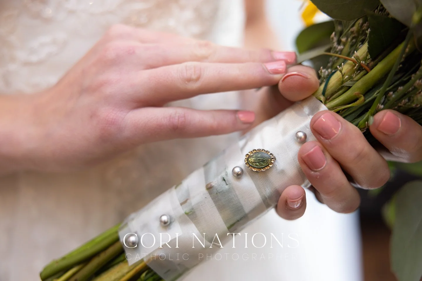 STL_Catholic_Photographer_Getting Ready-21.jpg