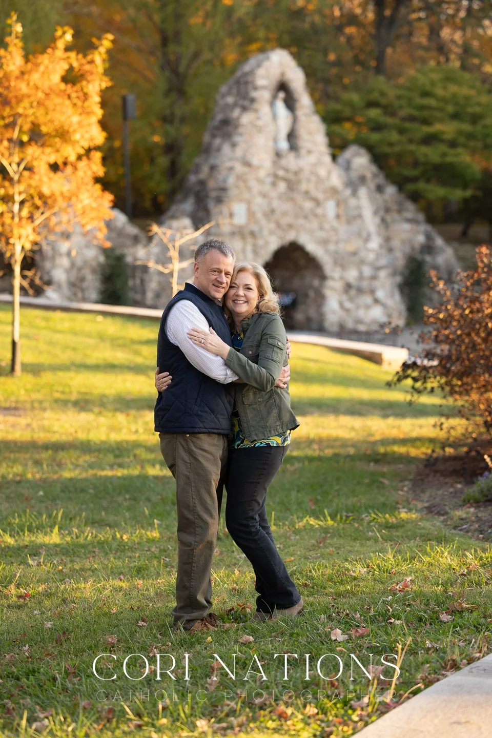 St_Louis_Catholic_Engagement_Photographer-41.jpg