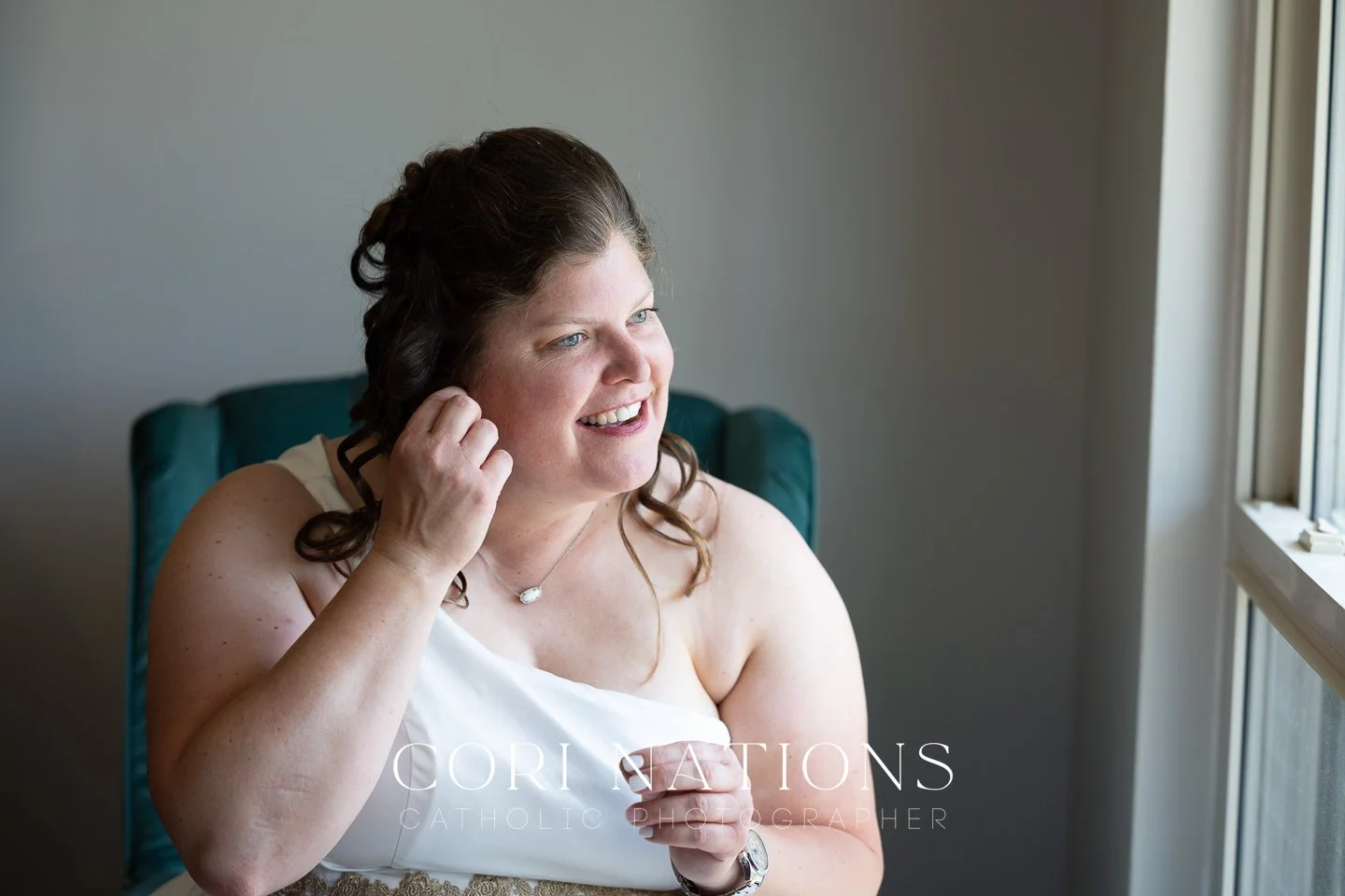 STL_Catholic_Photographer_Getting Ready-133.jpg