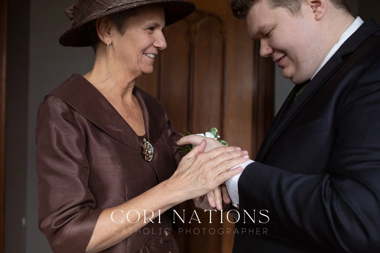 STL_Catholic_Photographer_Getting Ready-160.jpg