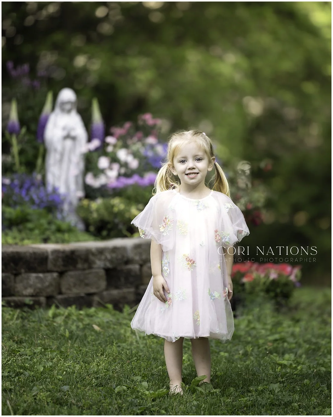 St-Louis-mary_Garden_minis_w.jpg