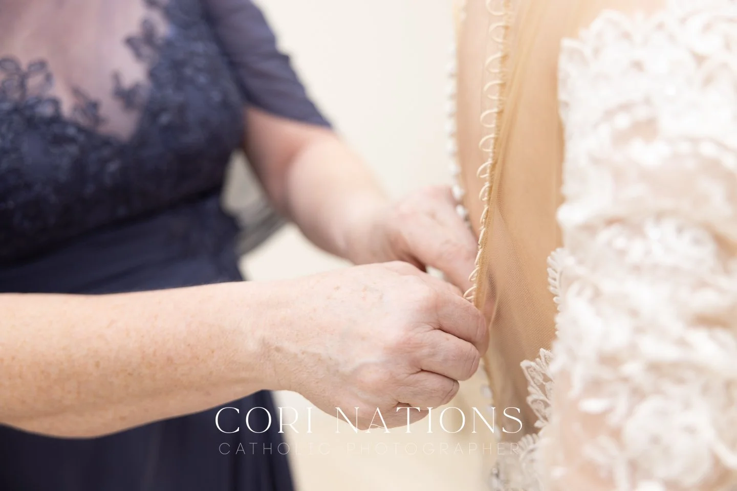 STL_Catholic_Photographer_Getting Ready-38.jpg