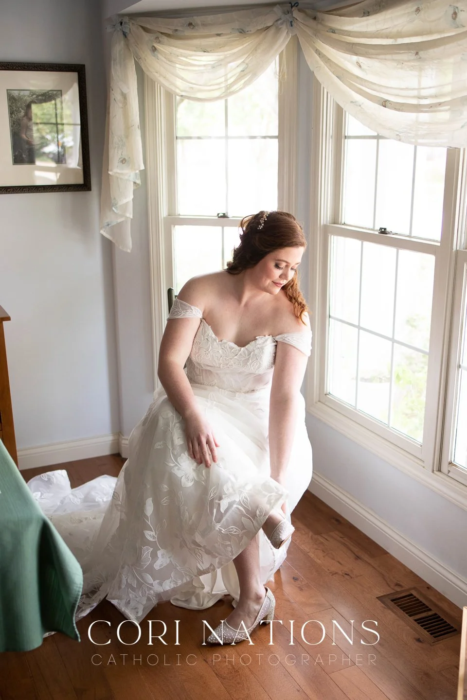 STL_Catholic_Photographer_Getting Ready-124.jpg
