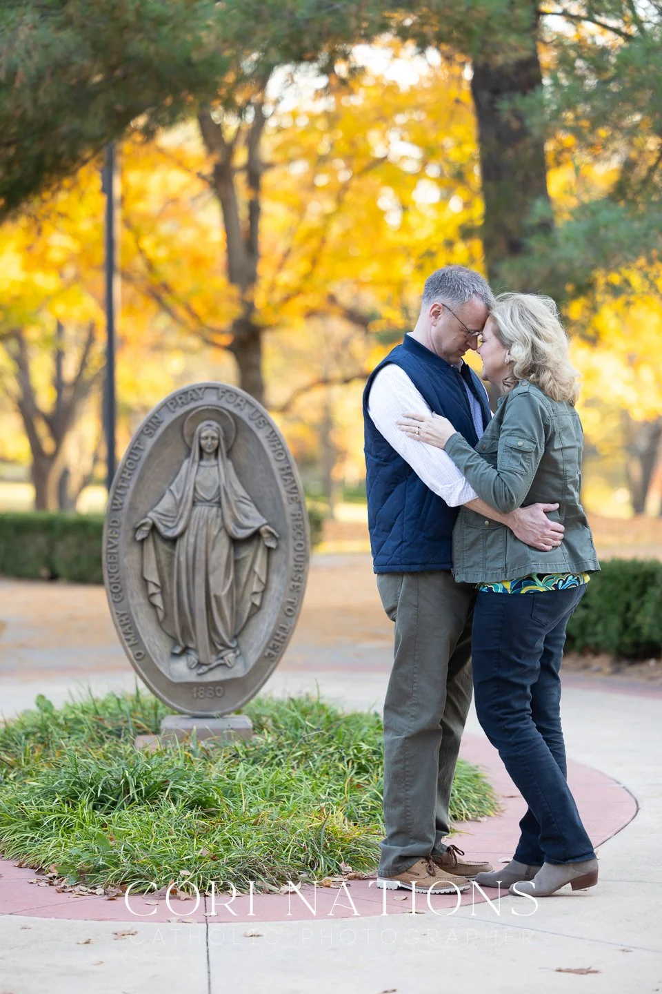 St_Louis_Catholic_Engagement_Photographer-37.jpg