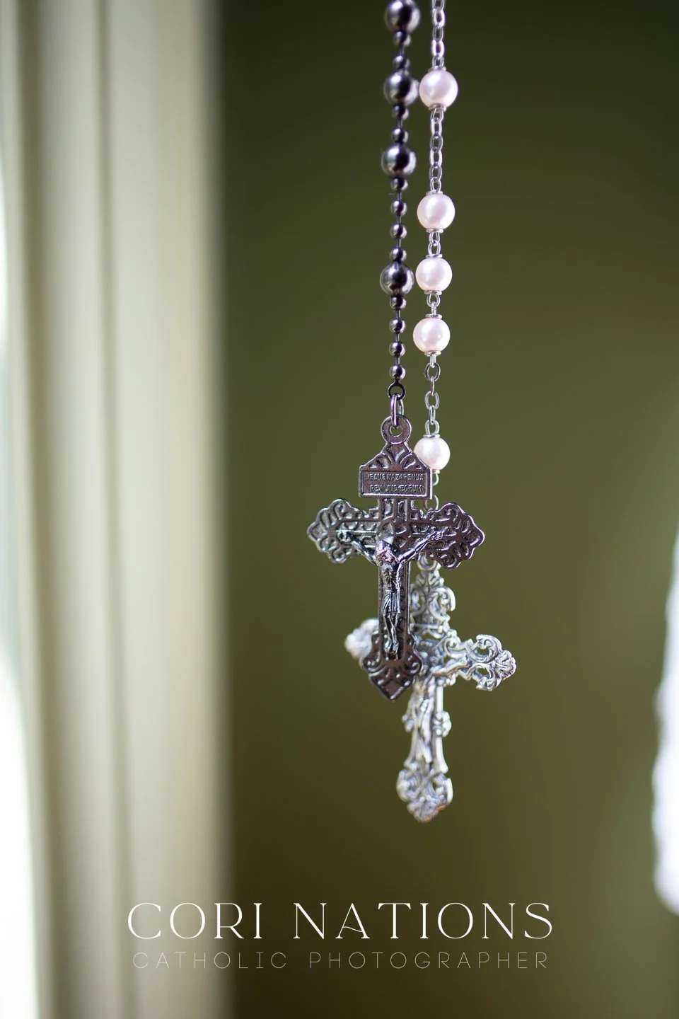 STL_Catholic_Photographer_Getting Ready-176.jpg