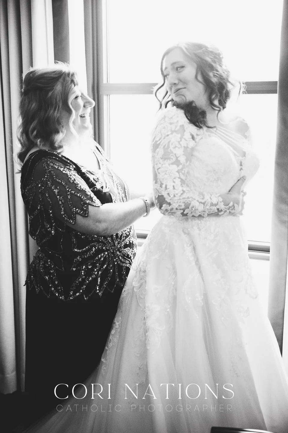 STL_Catholic_Photographer_Getting Ready-154.jpg