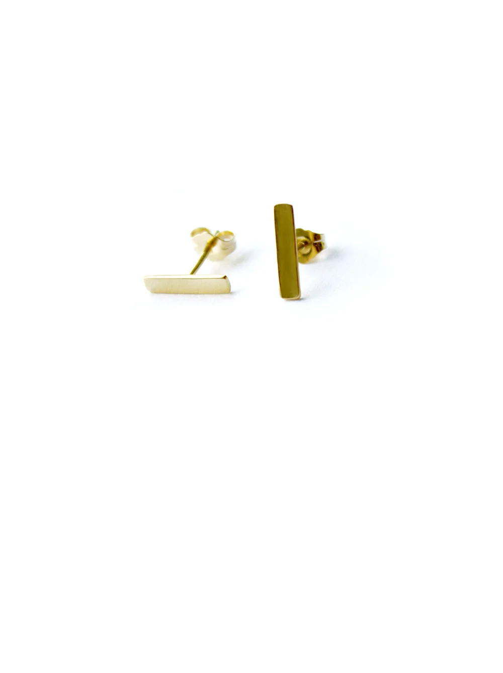 BAR-STUD-EARRINGS_G_SIZED.jpg