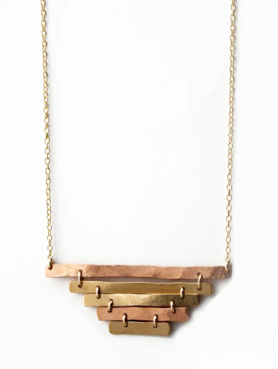 REF TRIANGLE PEN_ROSE GOLD_CLOSE UP_GOLD.jpg