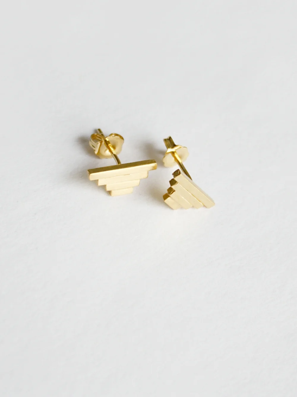 REFLECTIVE BAR STUDS_GV_FRSNV_SIZED.jpg