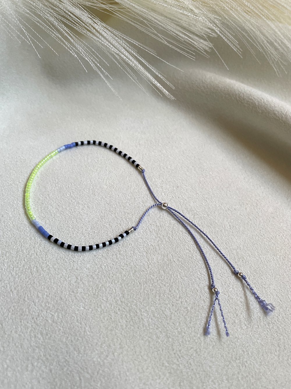tiny-lime-glass-bead-bracelet.jpg