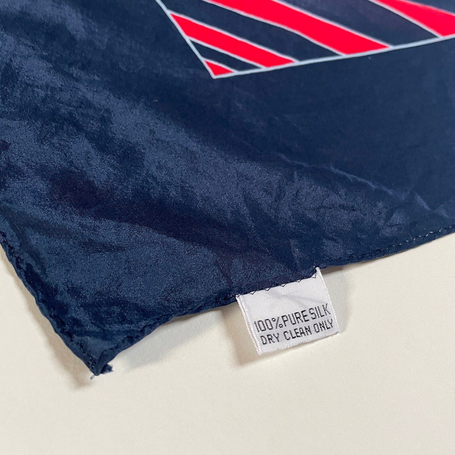 https://i.etsystatic.com/18371887/r/il/dd044e/6060037584/il_fullxfull.6060037584_3bfu.jpg