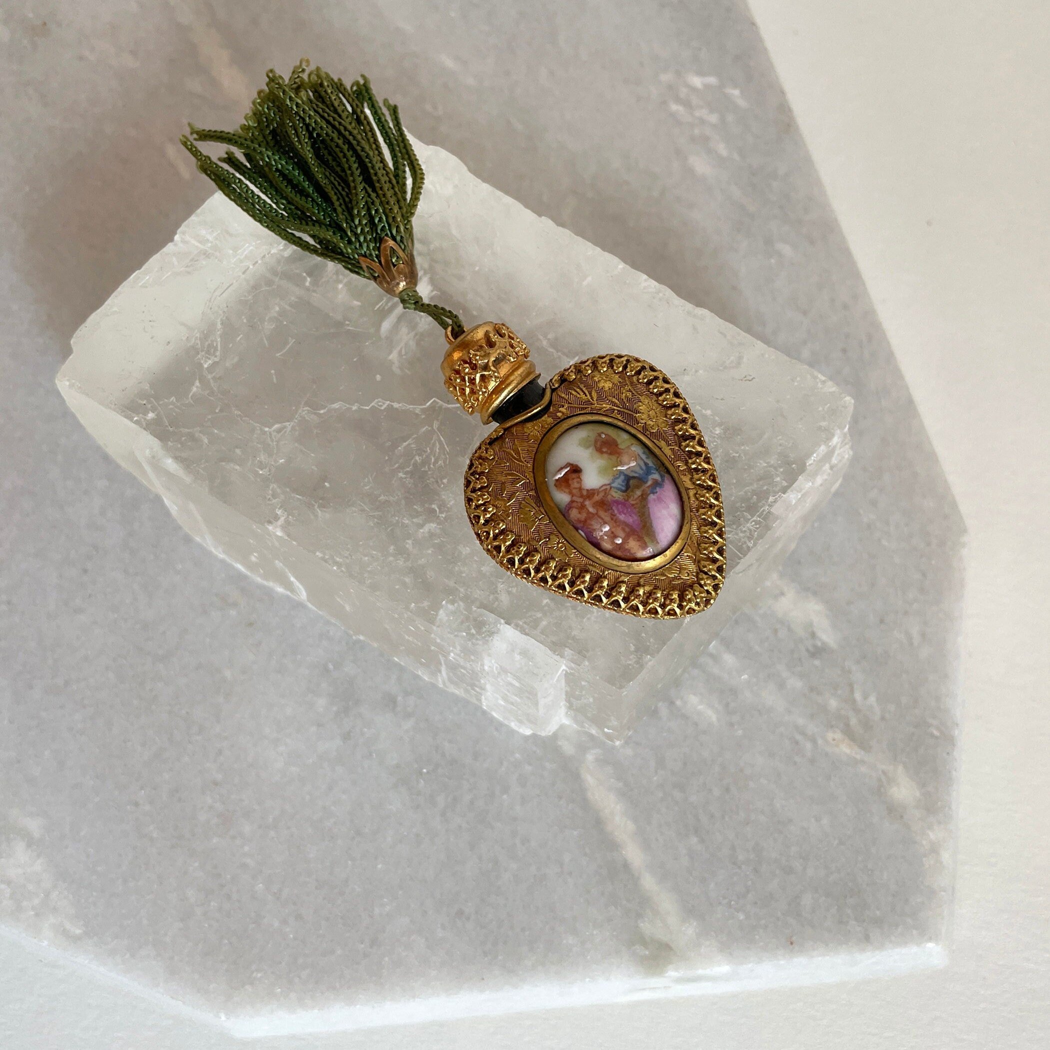 https://i.etsystatic.com/18371887/r/il/892fc6/5788650927/il_fullxfull.5788650927_4c6p.jpg