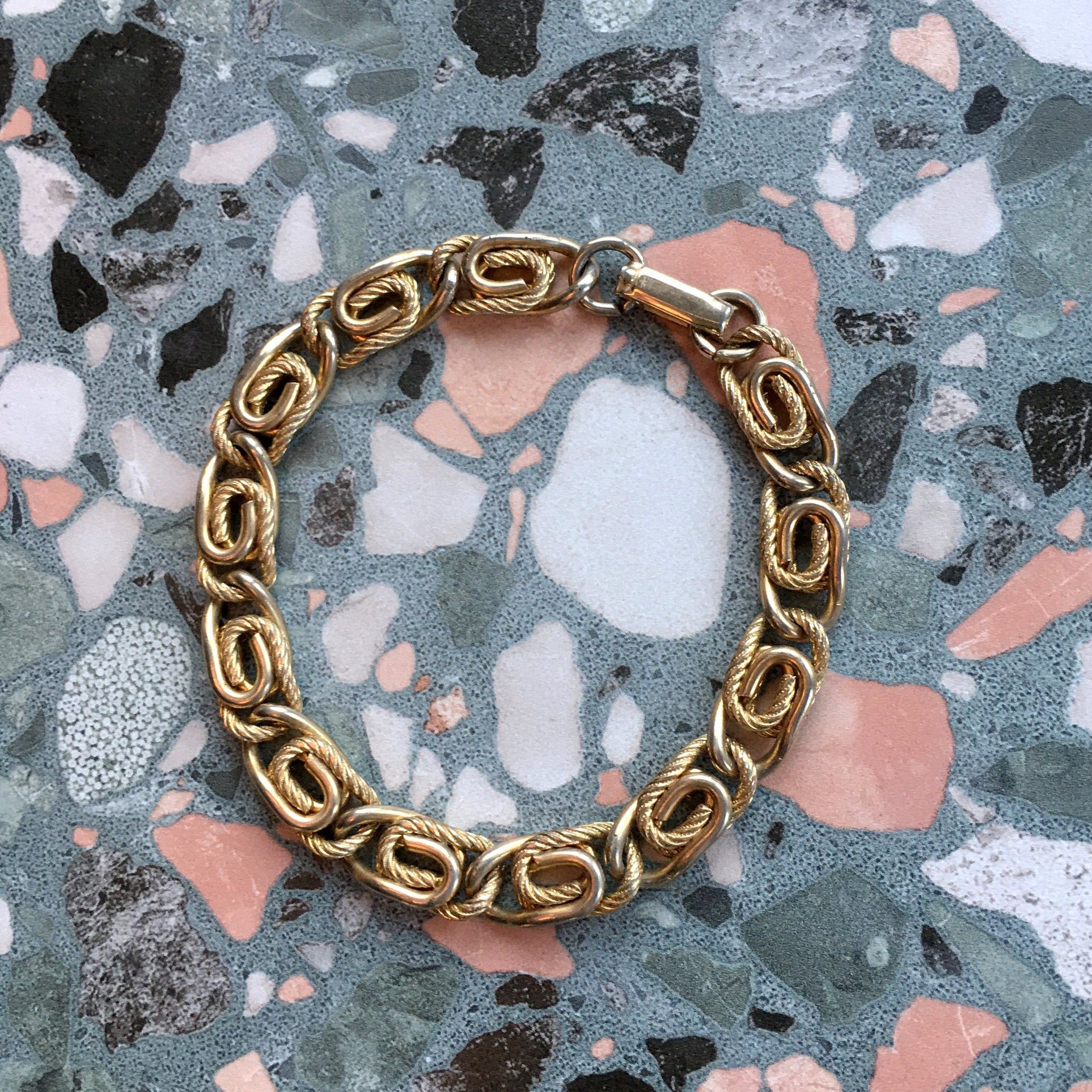 https://i.etsystatic.com/18371887/r/il/98e746/3105615408/il_fullxfull.3105615408_gabl.jpg
