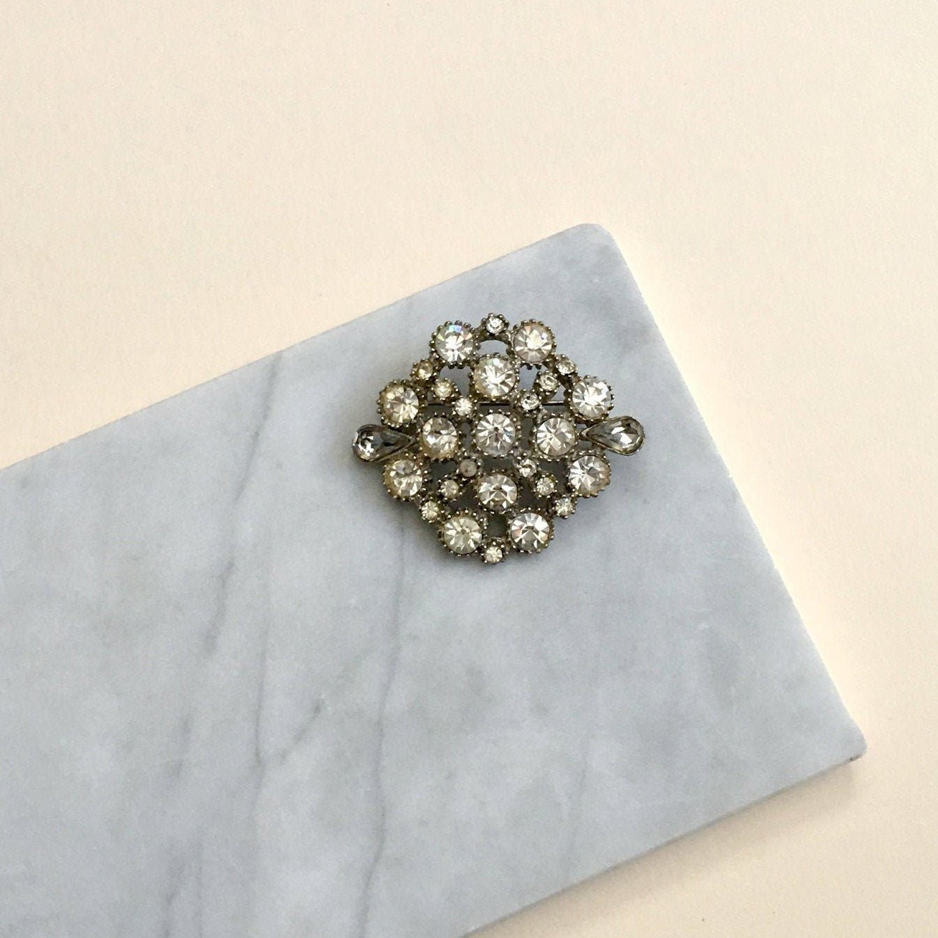https://i.etsystatic.com/18371887/r/il/8d8cb6/3031457572/il_fullxfull.3031457572_t8n6.jpg