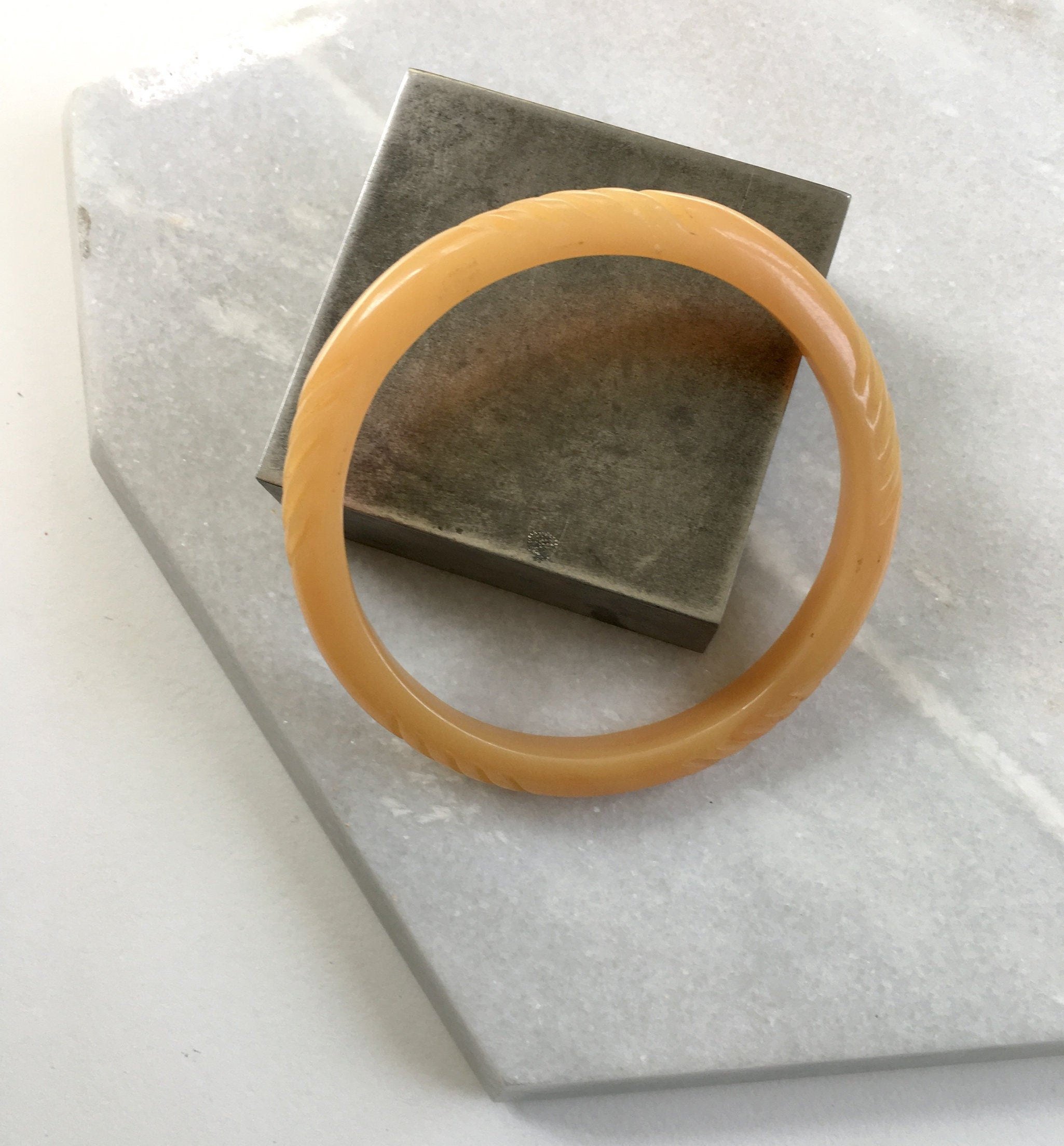 https://i.etsystatic.com/18371887/r/il/c5ff3d/1965779472/il_fullxfull.1965779472_kh4z.jpg