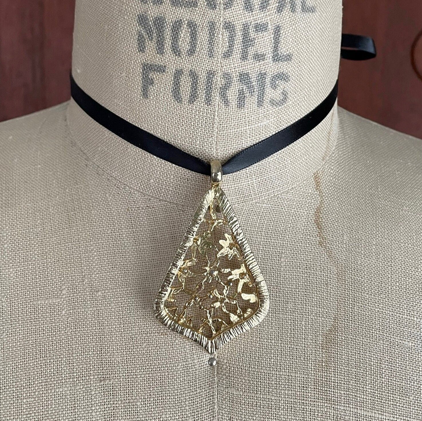 https://i.etsystatic.com/18371887/r/il/c74e8a/4773846521/il_fullxfull.4773846521_70dv.jpg