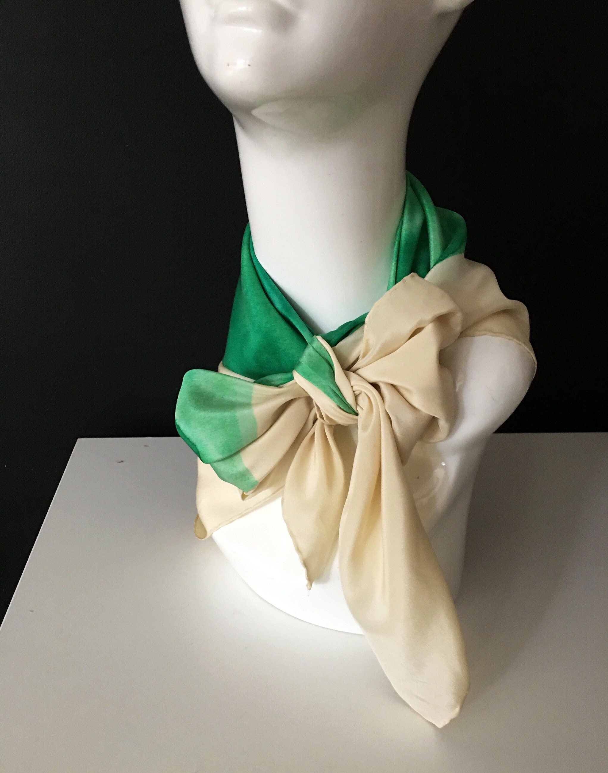 https://i.etsystatic.com/18371887/r/il/e7ca8e/3349327980/il_fullxfull.3349327980_3cks.jpg