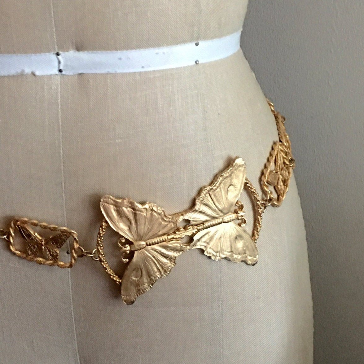 https://i.etsystatic.com/18371887/r/il/23f3c5/3277216381/il_fullxfull.3277216381_cnlv.jpg