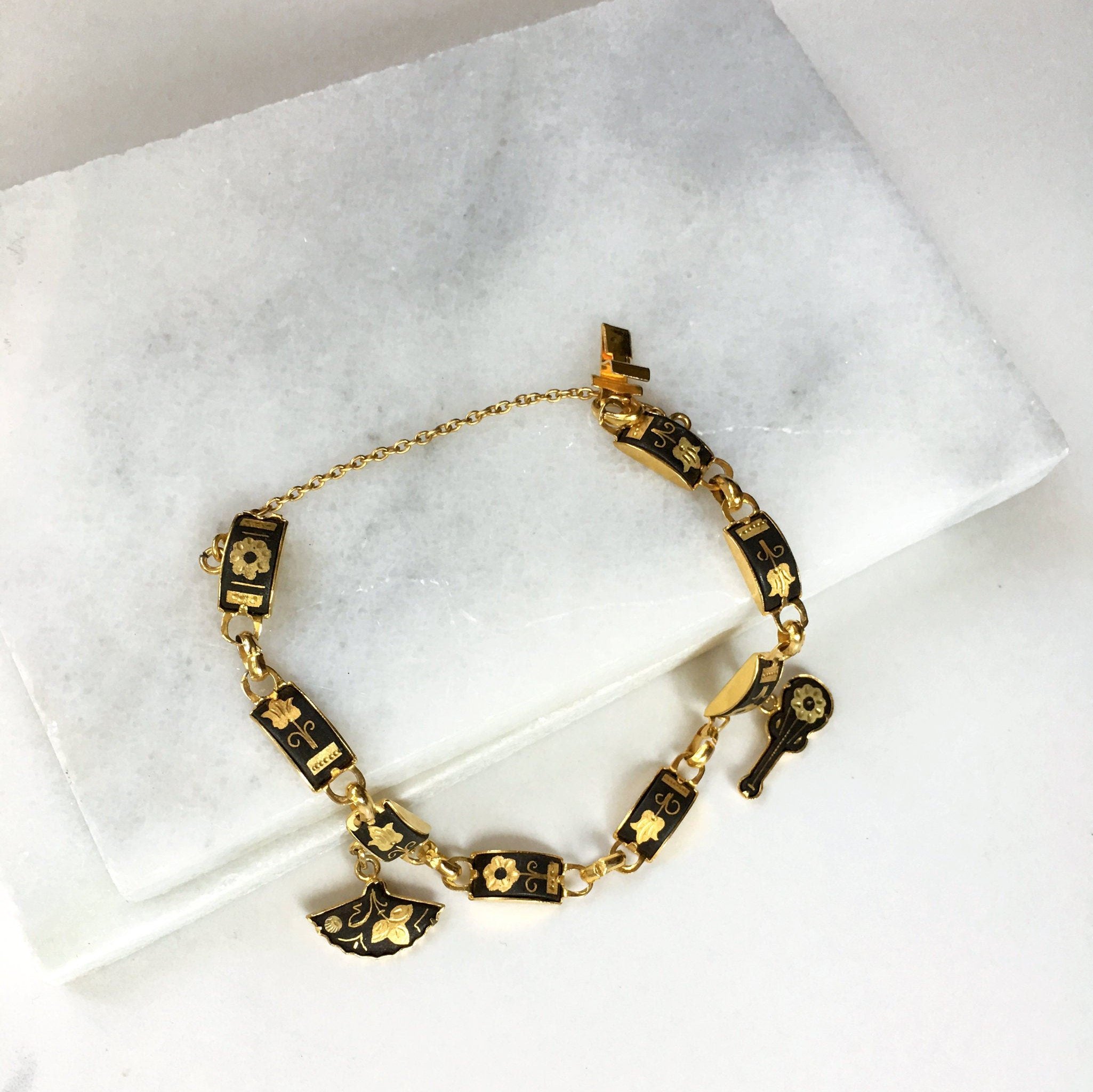 https://i.etsystatic.com/18371887/r/il/922915/2085231739/il_fullxfull.2085231739_nm3c.jpg