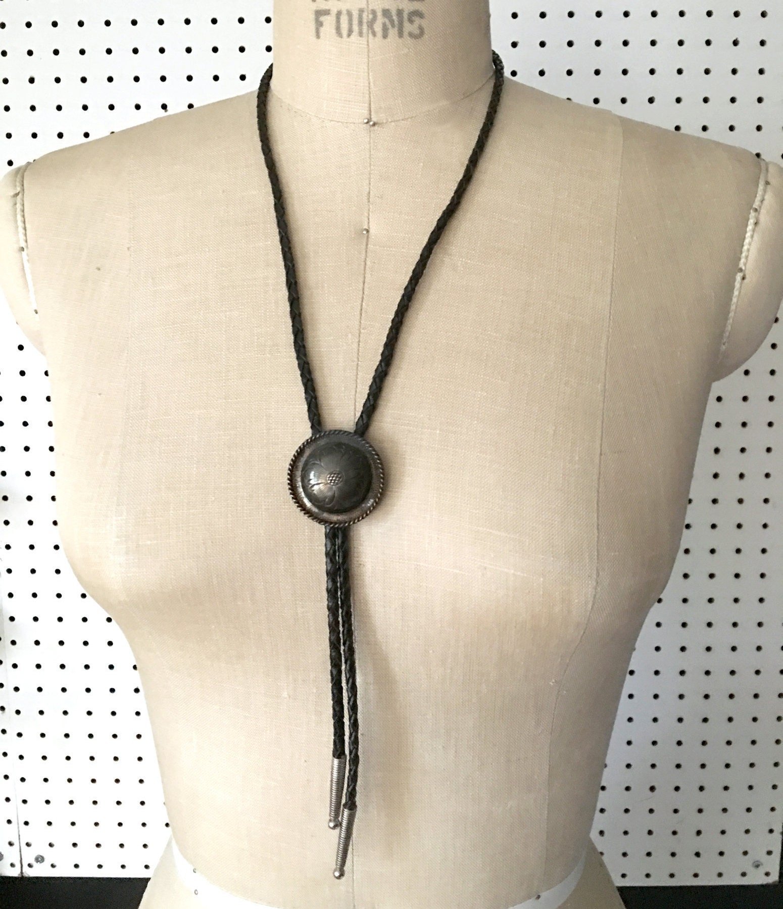 https://i.etsystatic.com/18371887/r/il/edc23e/1831756640/il_fullxfull.1831756640_ncf2.jpg