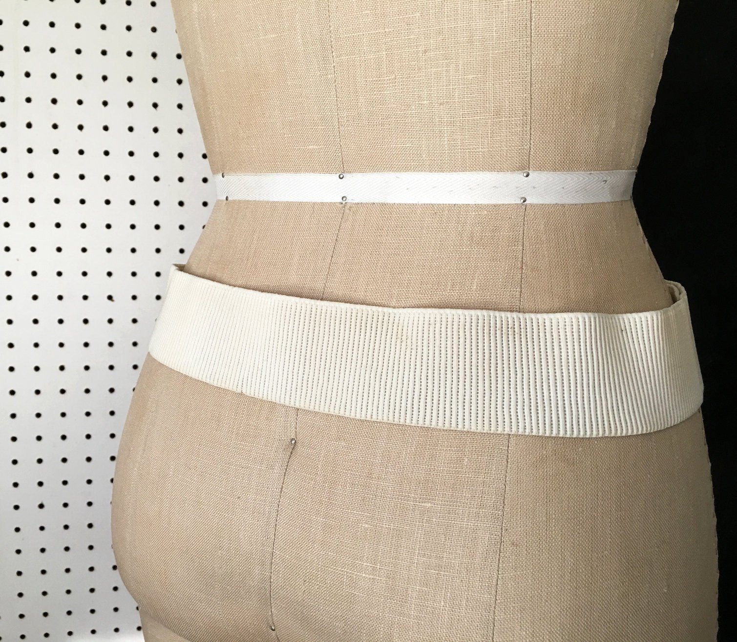 https://i.etsystatic.com/18371887/r/il/67a726/1829154301/il_fullxfull.1829154301_4v3y.jpg