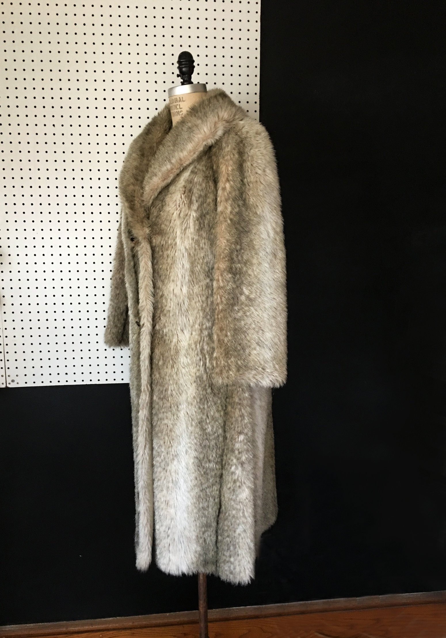 https://i.etsystatic.com/18371887/r/il/e18f14/1793487002/il_fullxfull.1793487002_3are.jpg