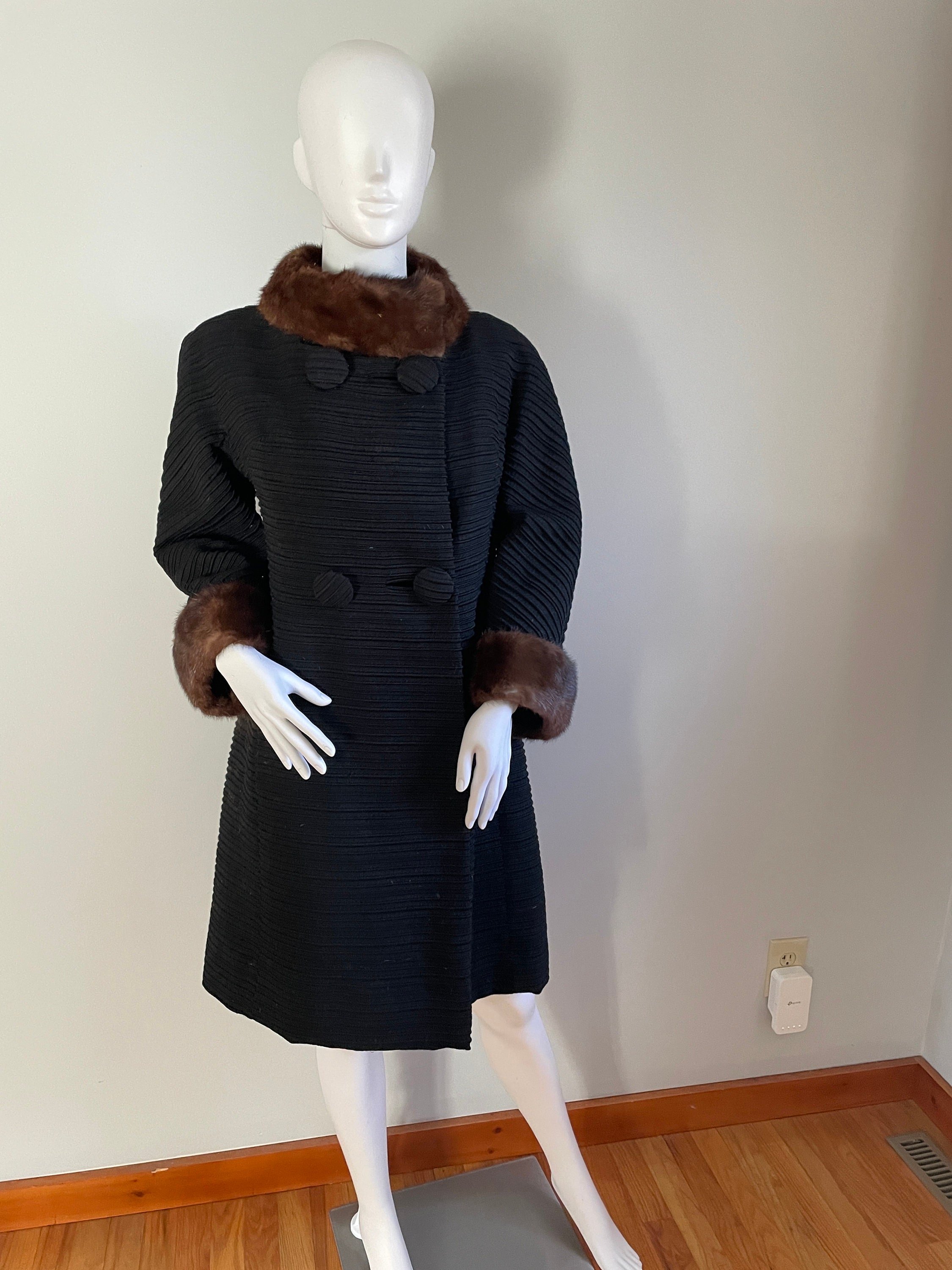 https://i.etsystatic.com/18371887/r/il/7fea33/5647234741/il_fullxfull.5647234741_lezb.jpg