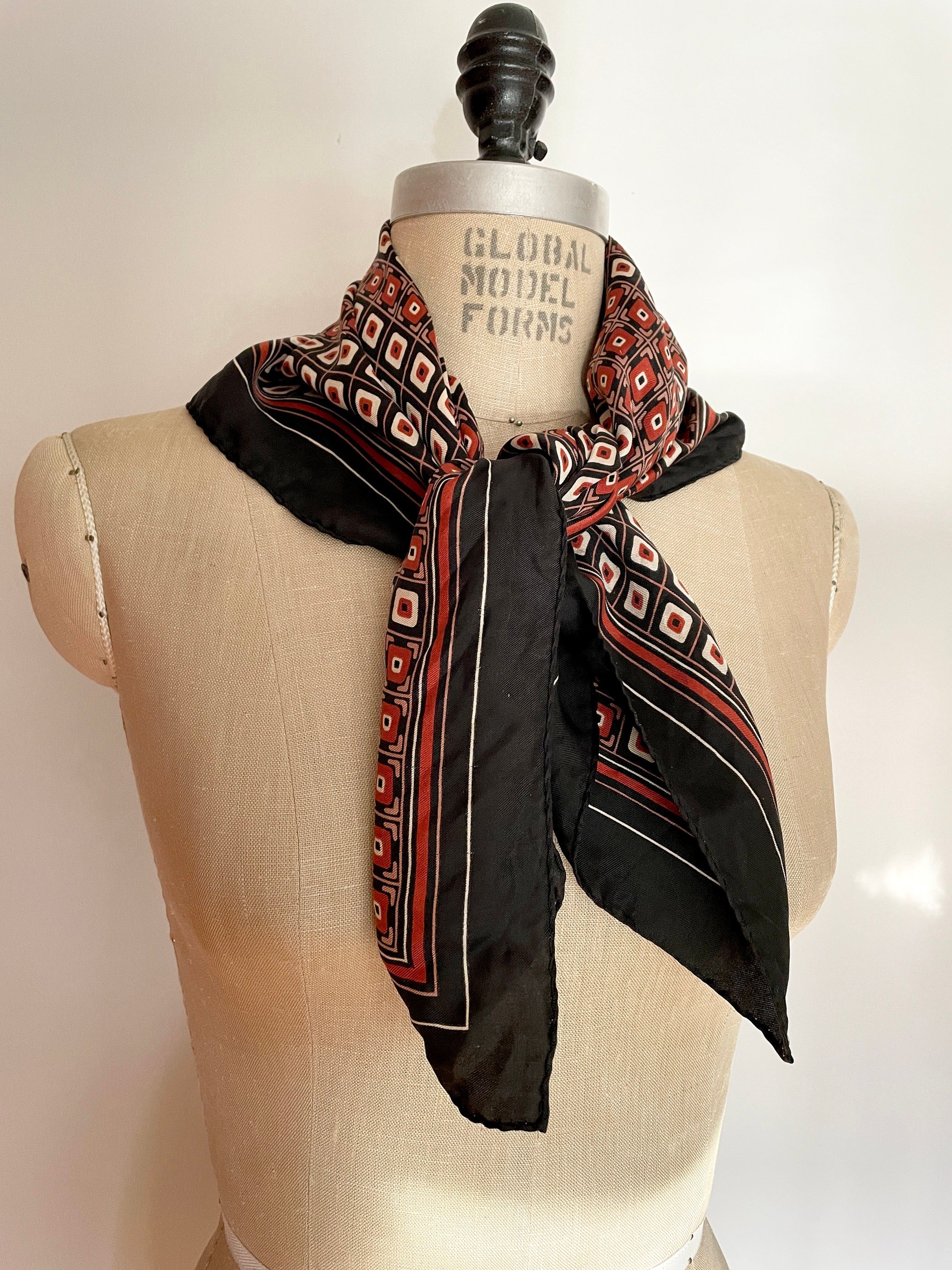 https://i.etsystatic.com/18371887/r/il/03b308/5895623646/il_fullxfull.5895623646_g6sn.jpg