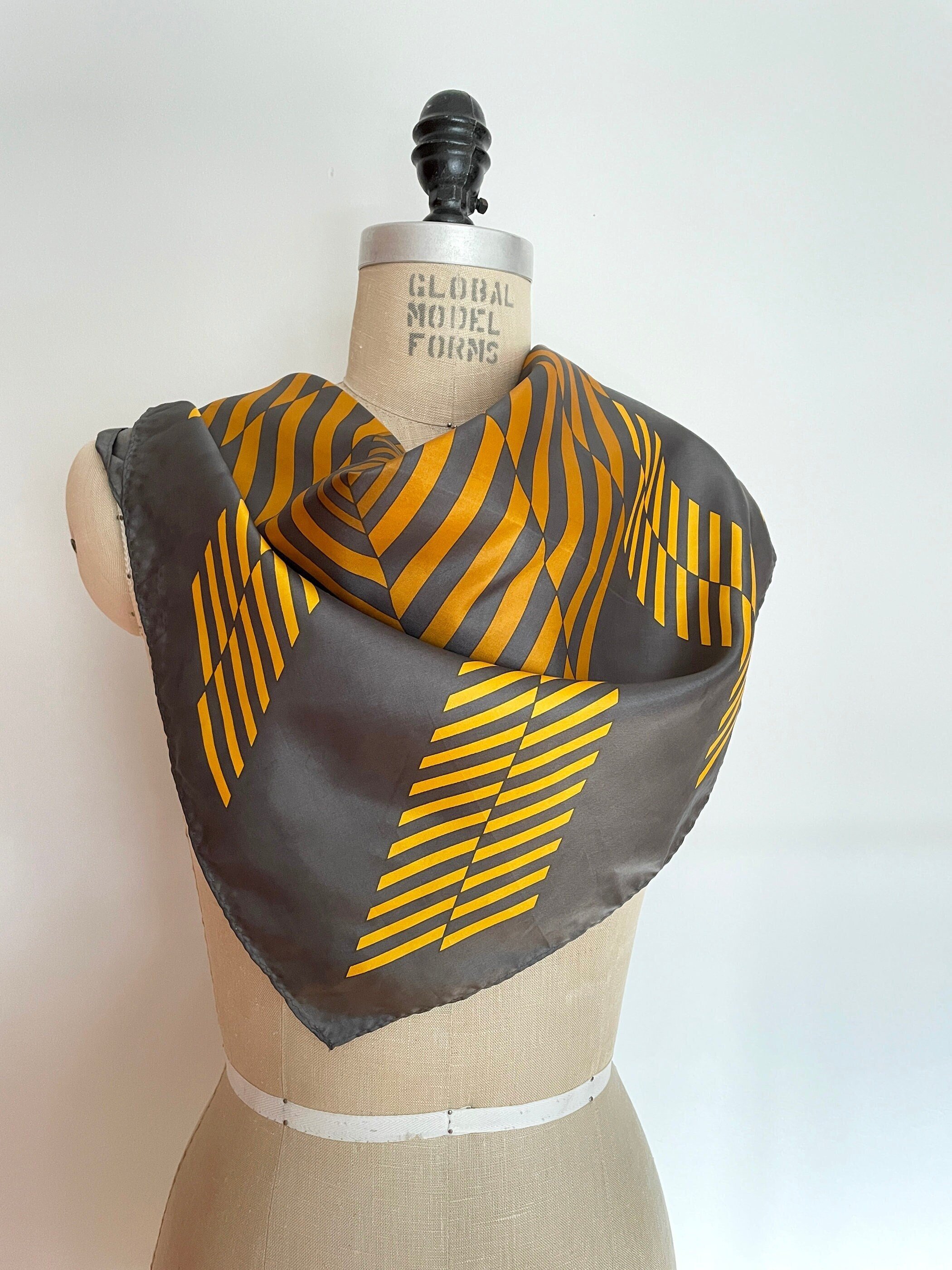 https://i.etsystatic.com/18371887/r/il/0df6a9/6108211001/il_fullxfull.6108211001_1z39.jpg