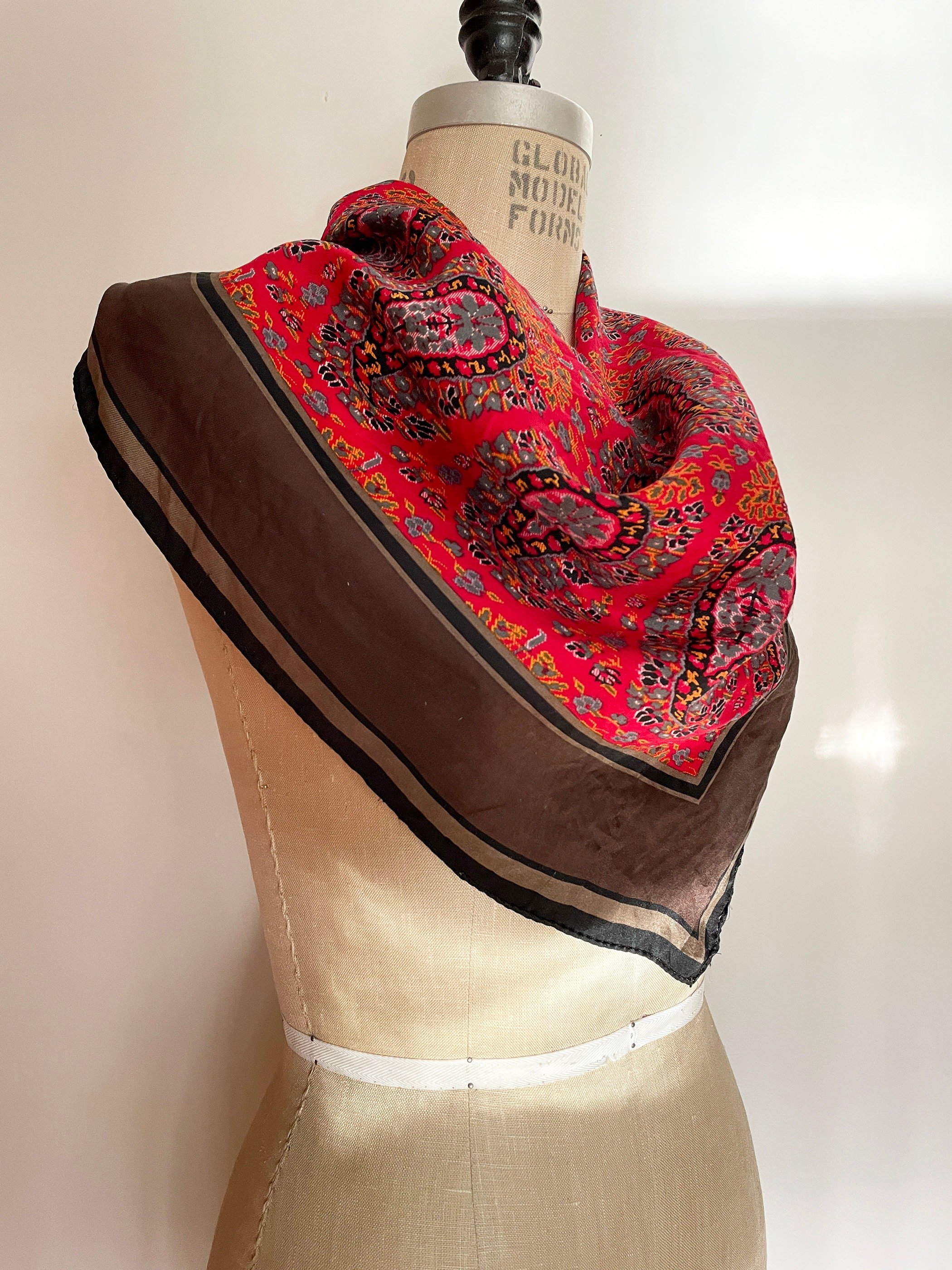 https://i.etsystatic.com/18371887/r/il/2807e3/6060117502/il_fullxfull.6060117502_4f0q.jpg
