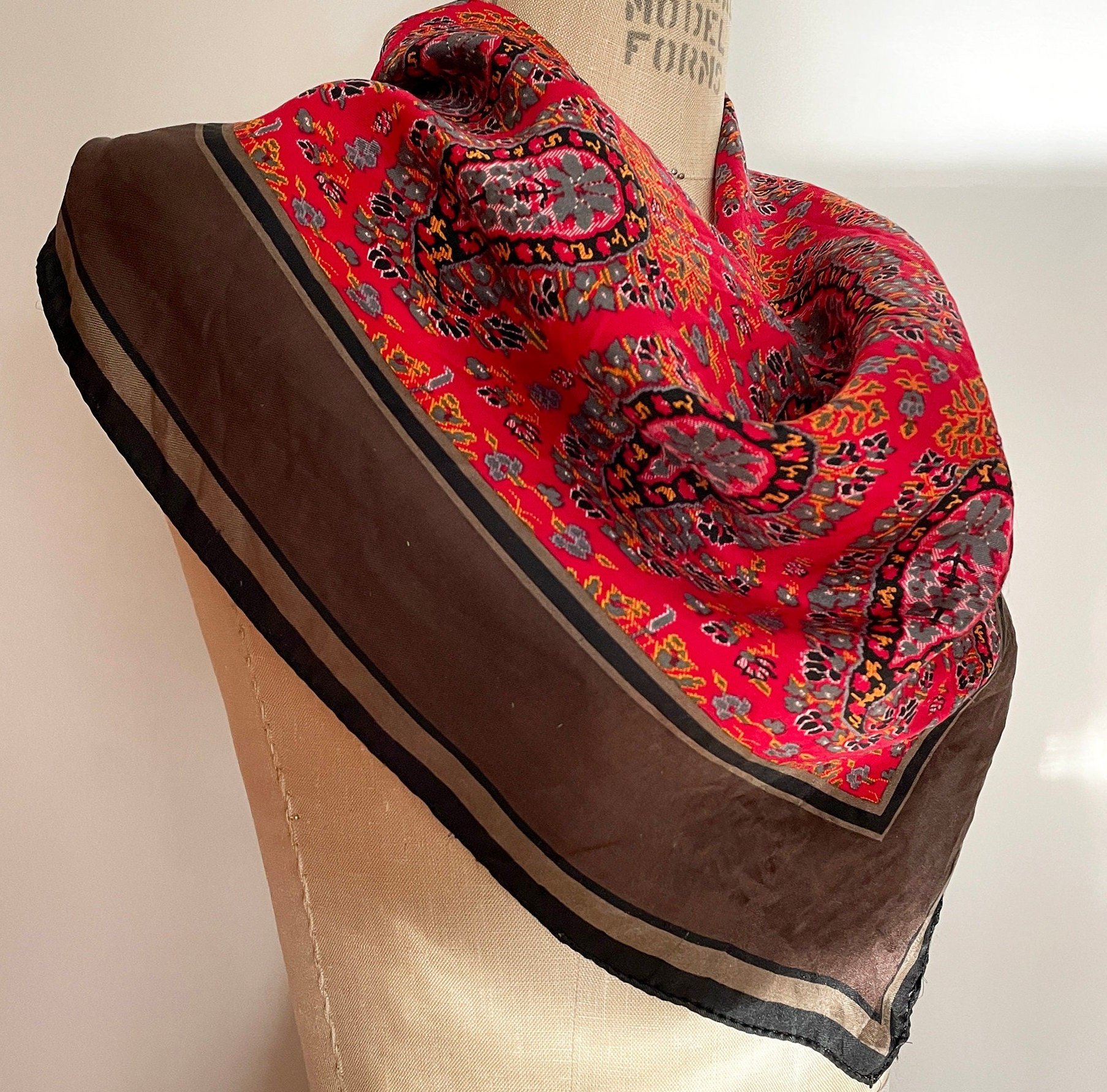 https://i.etsystatic.com/18371887/r/il/255207/6060120248/il_fullxfull.6060120248_p4et.jpg