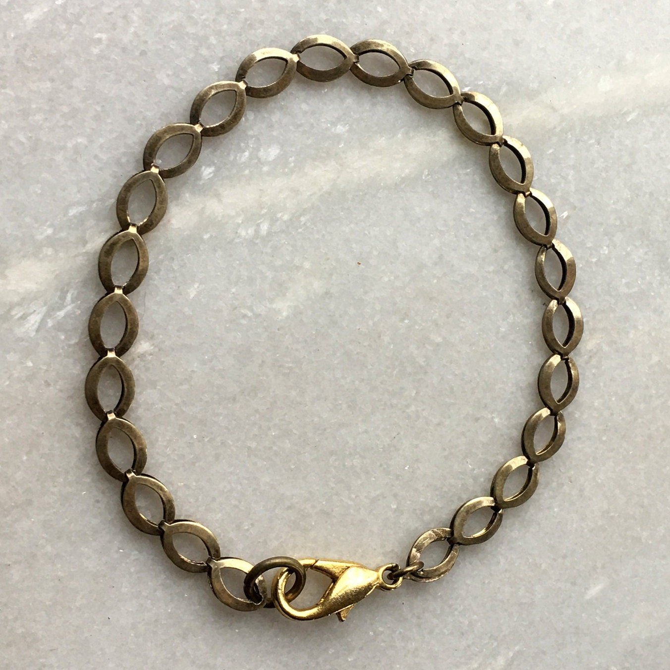 https://i.etsystatic.com/18371887/r/il/12a514/2777966704/il_fullxfull.2777966704_mo6e.jpg