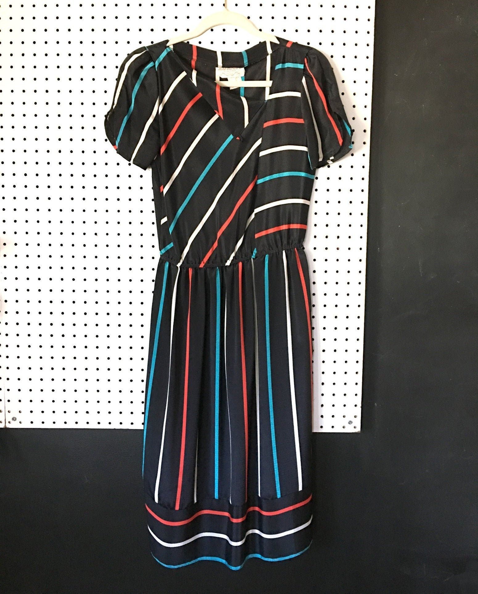 https://i.etsystatic.com/18371887/r/il/627cf7/2092182710/il_fullxfull.2092182710_jyti.jpg