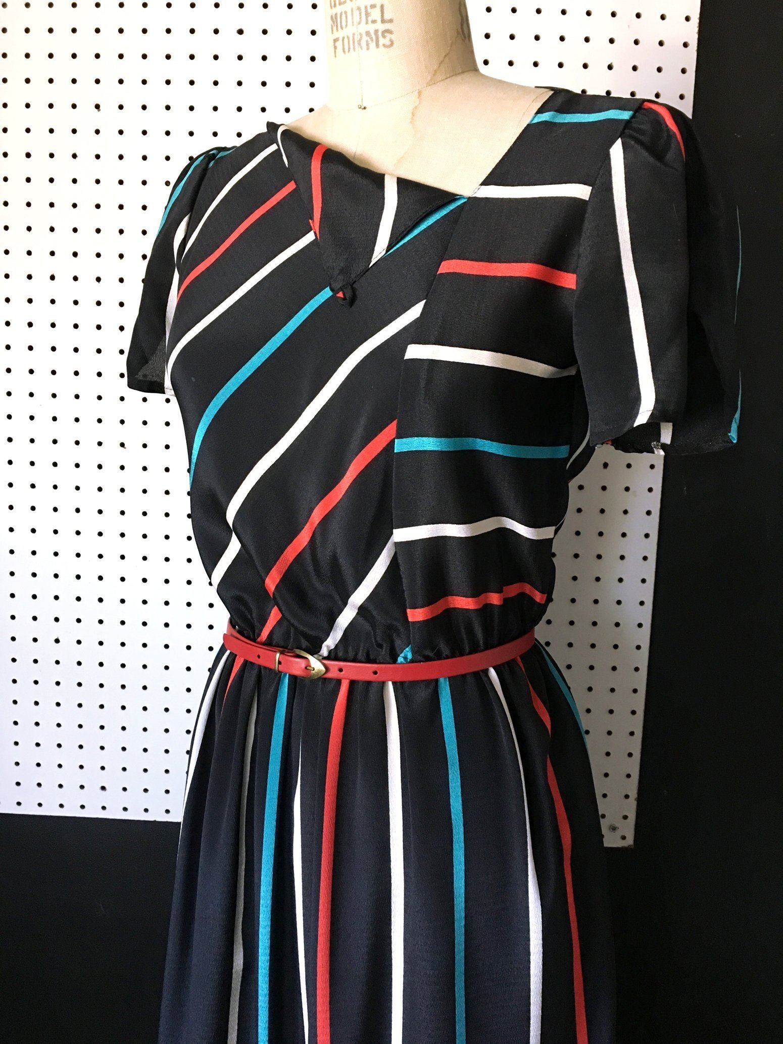 https://i.etsystatic.com/18371887/r/il/96265c/1788620258/il_fullxfull.1788620258_2h71.jpg