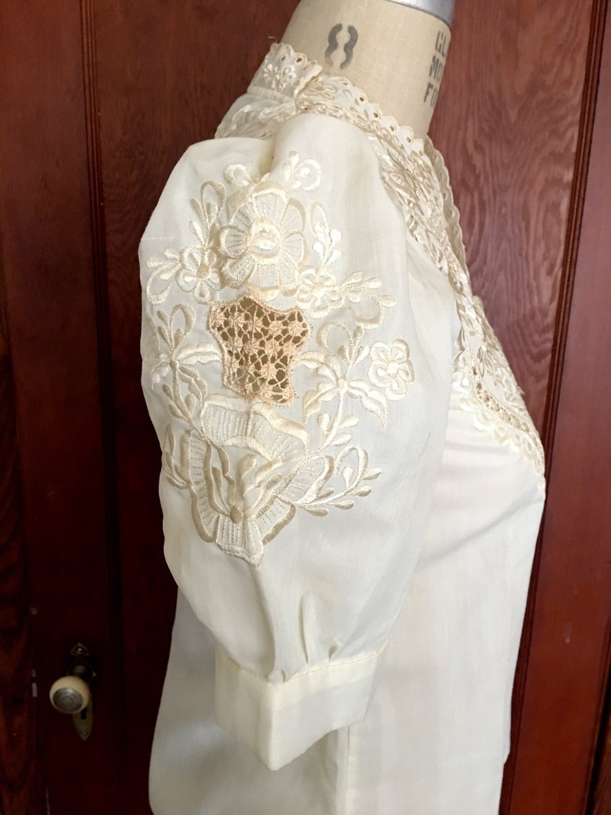 https://i.etsystatic.com/18371887/r/il/d307b0/1640640908/il_fullxfull.1640640908_q232.jpg