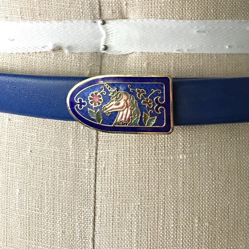 https://i.etsystatic.com/18371887/r/il/e7b4a9/1703784885/il_fullxfull.1703784885_rau5.jpg