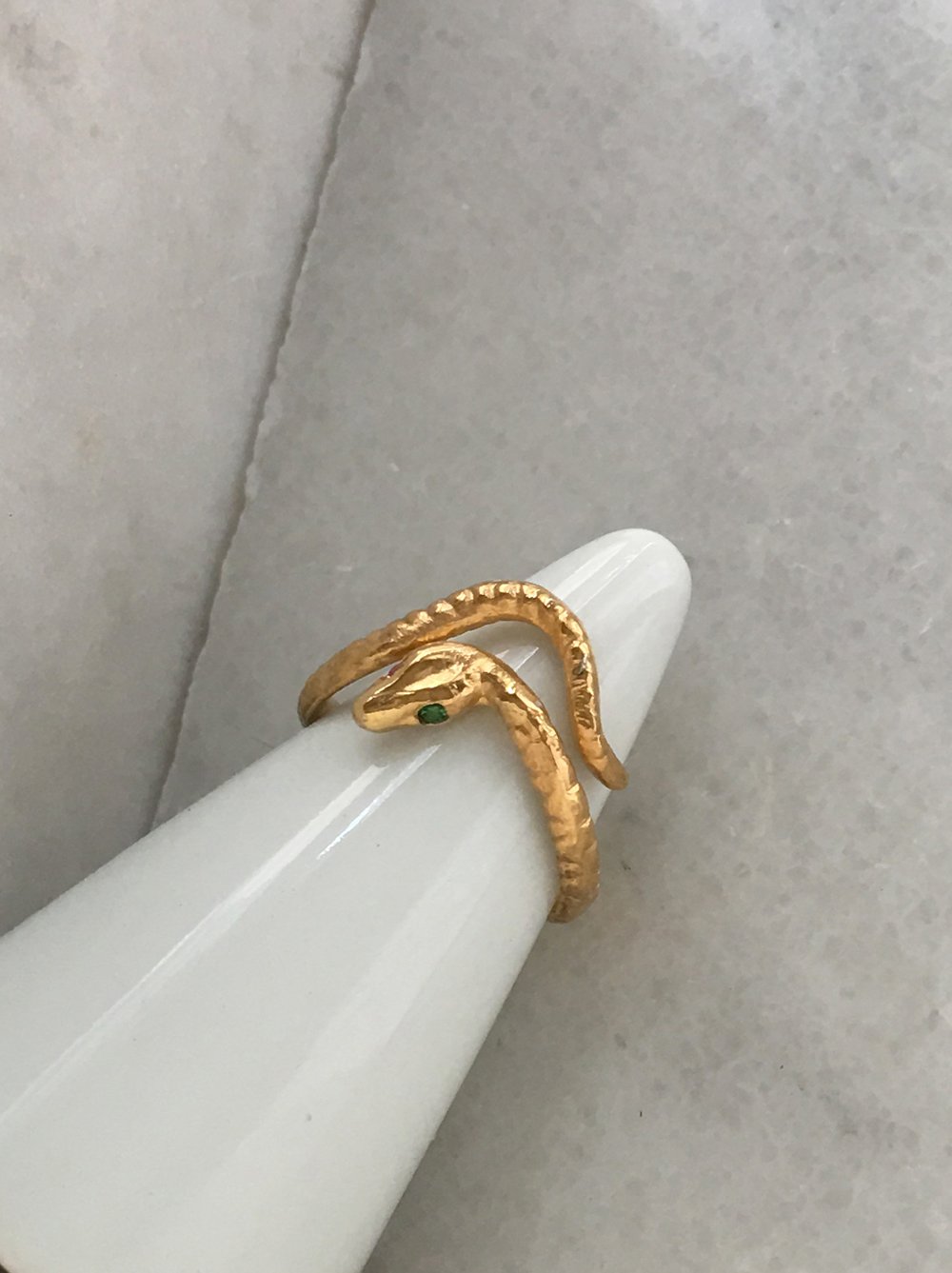 gold-thin-snake-ring.jpg