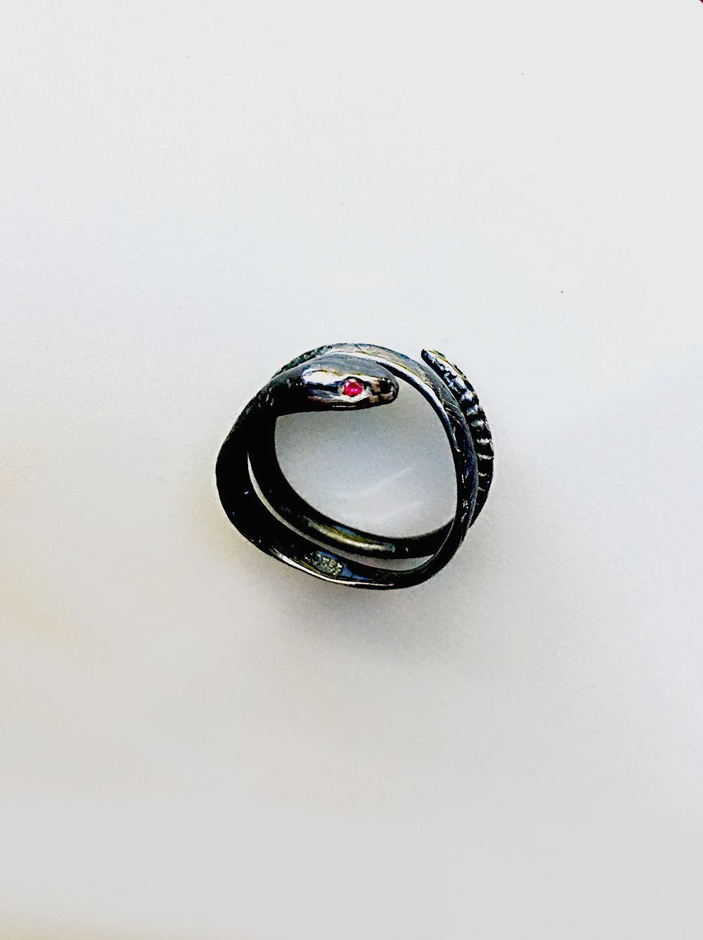 grey-ruby-eyes-snake-ring.jpg
