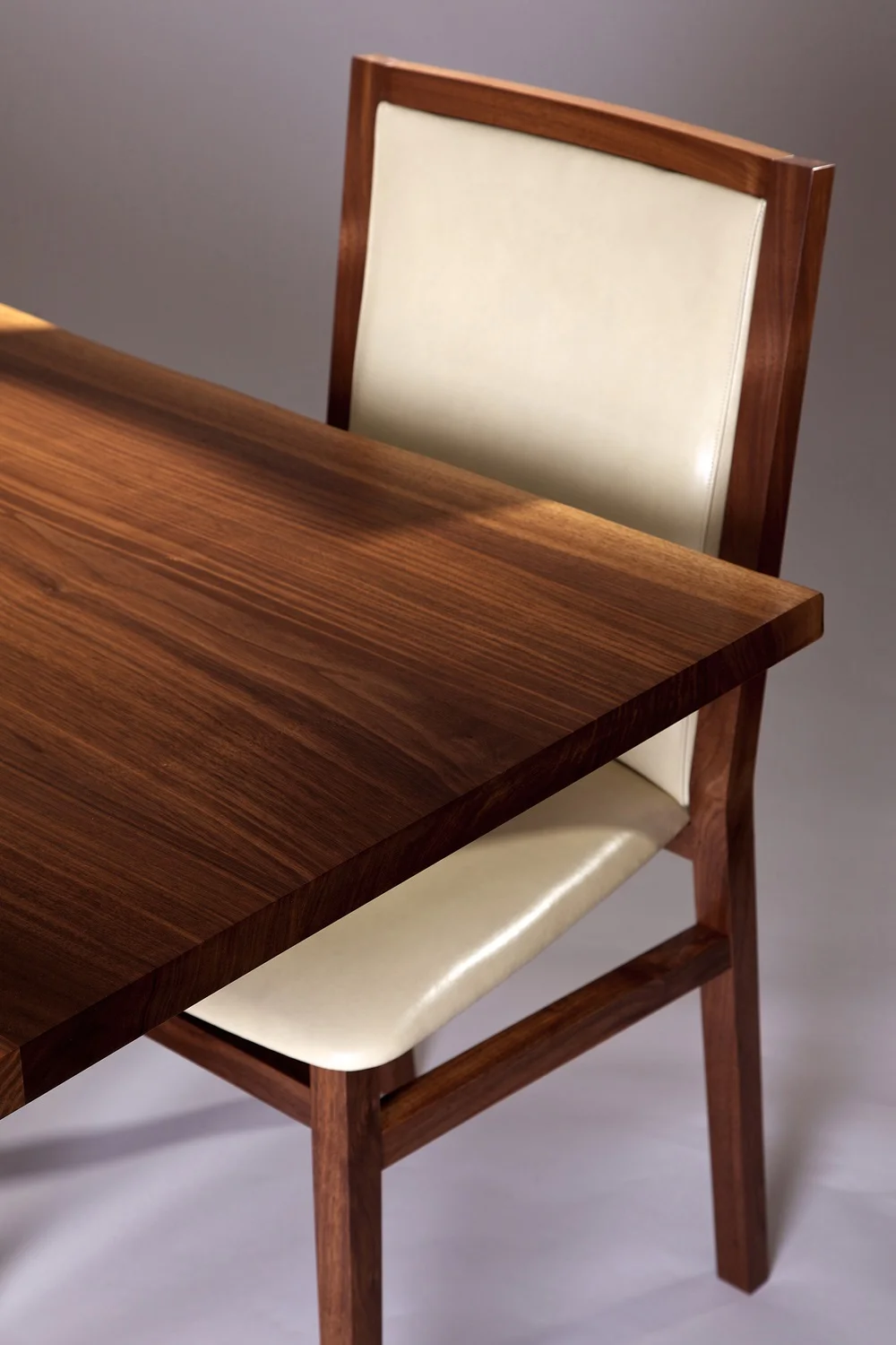 dianachairandtable2.jpg