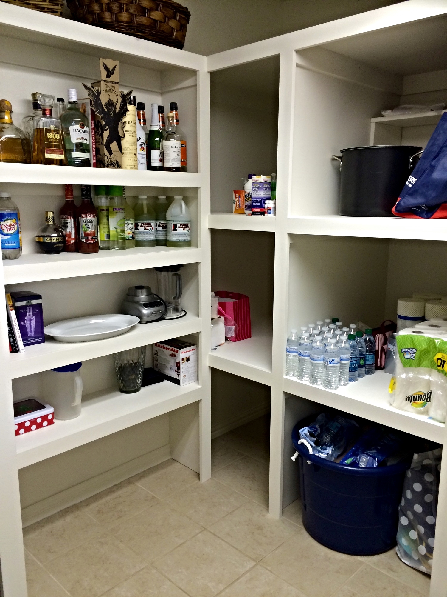 Pantry 1.jpg