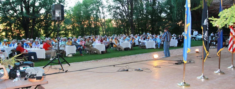 Kanab+crowd+cropped.jpg