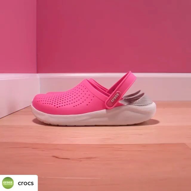 Here&rsquo;s a fun one we did for @crocs  last month. Swipe for some BTS. 
with my talented friends @the_garage.tv:
@stevegiralt 
@garageriley 
@mattphub 
@haliegraham 
@paolaandrea_stylist 
shot with the infamous @venuslaowa #probelens on a @mrmoco1