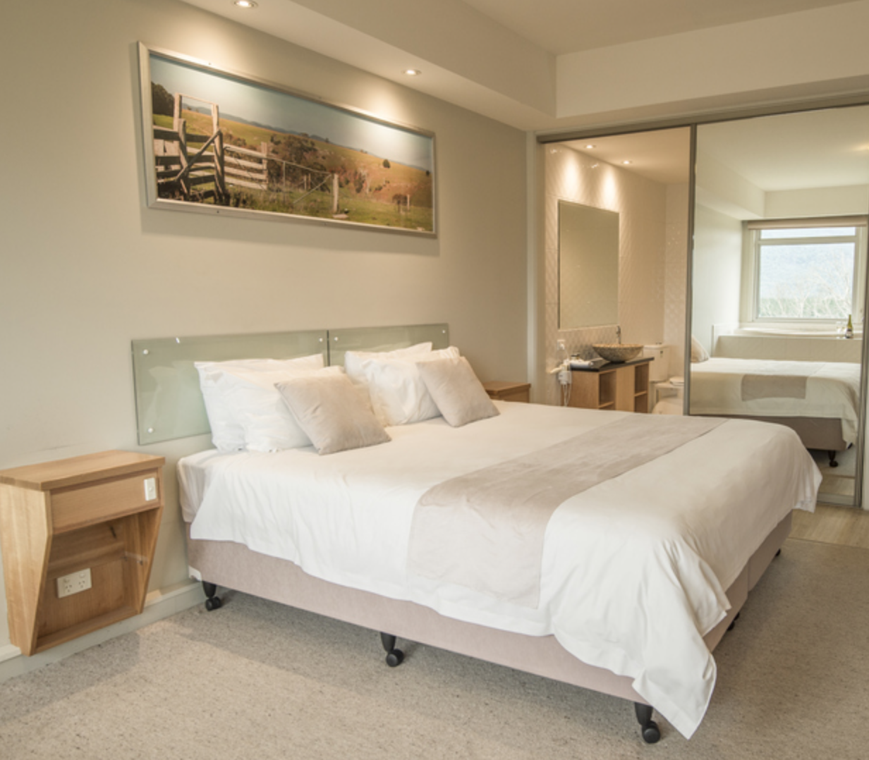 Macedon Resort and spa bedroom.png