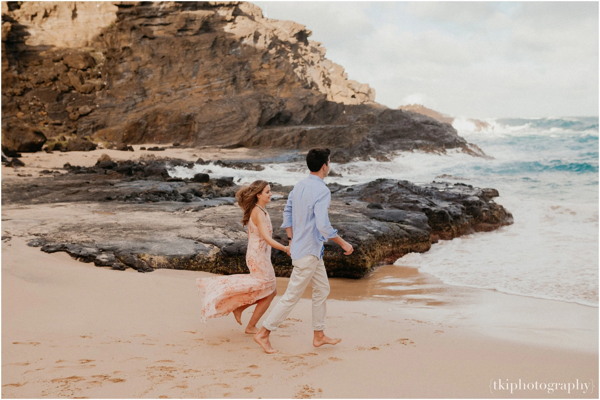 Couples-Session-Hawaii-Sunset-on-the-Beach_0004.jpg