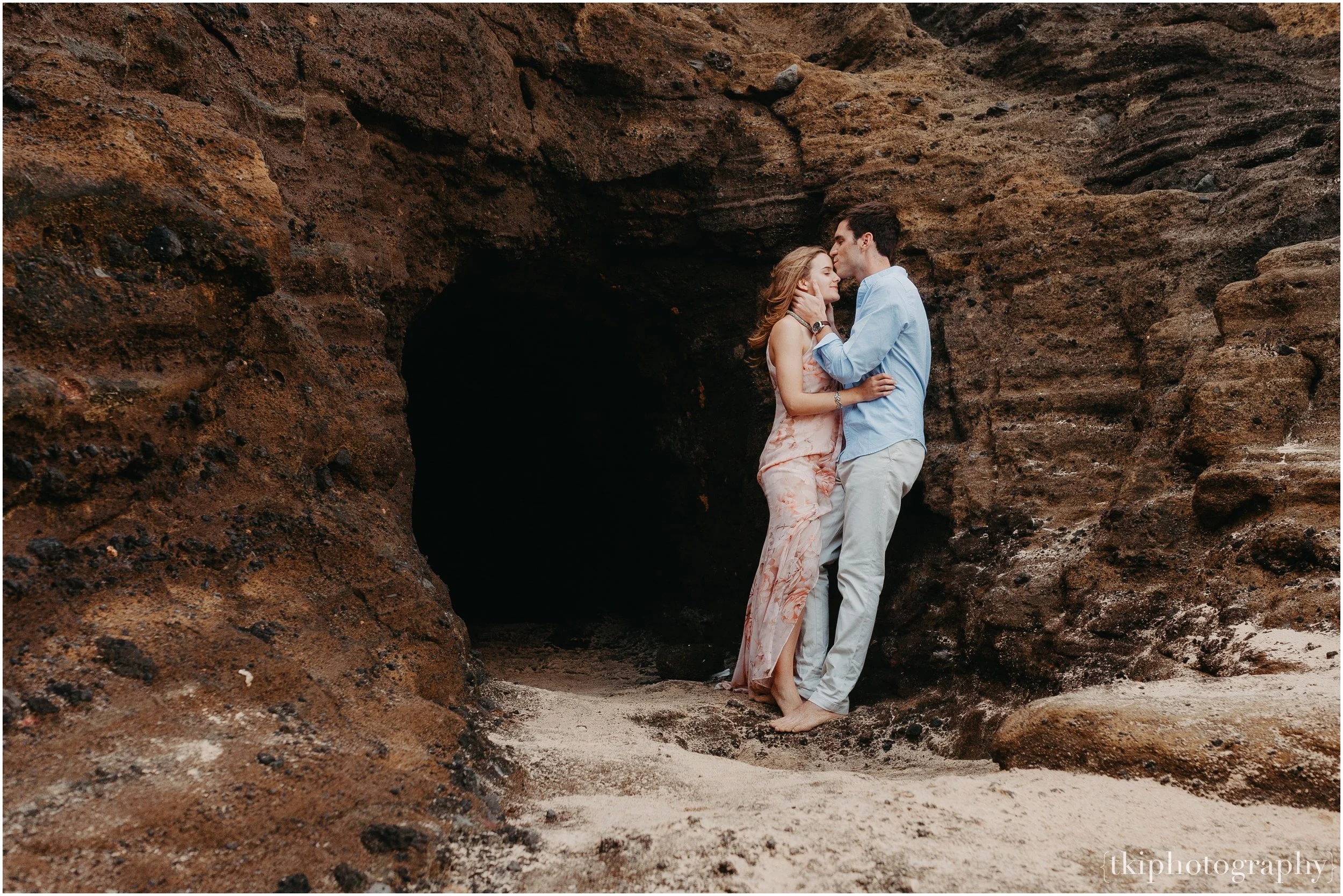 Couples-Session-Hawaii-Sunset-on-the-Beach_0007.jpg