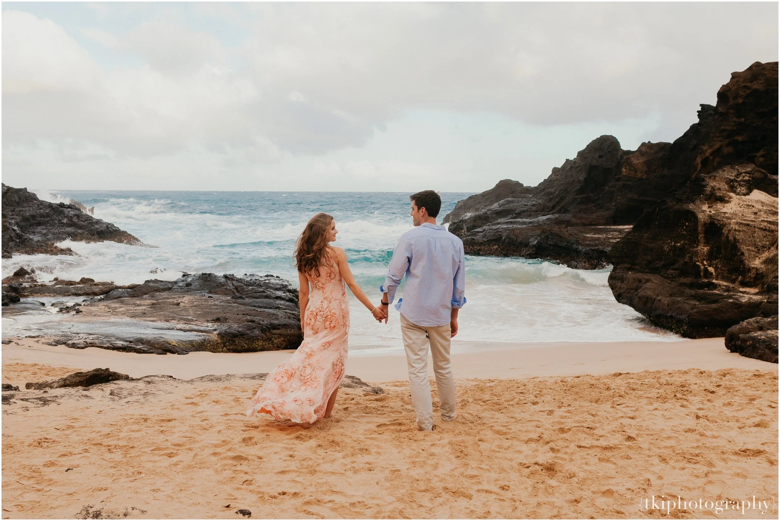 Couples-Session-Hawaii-Sunset-on-the-Beach_0012.jpg