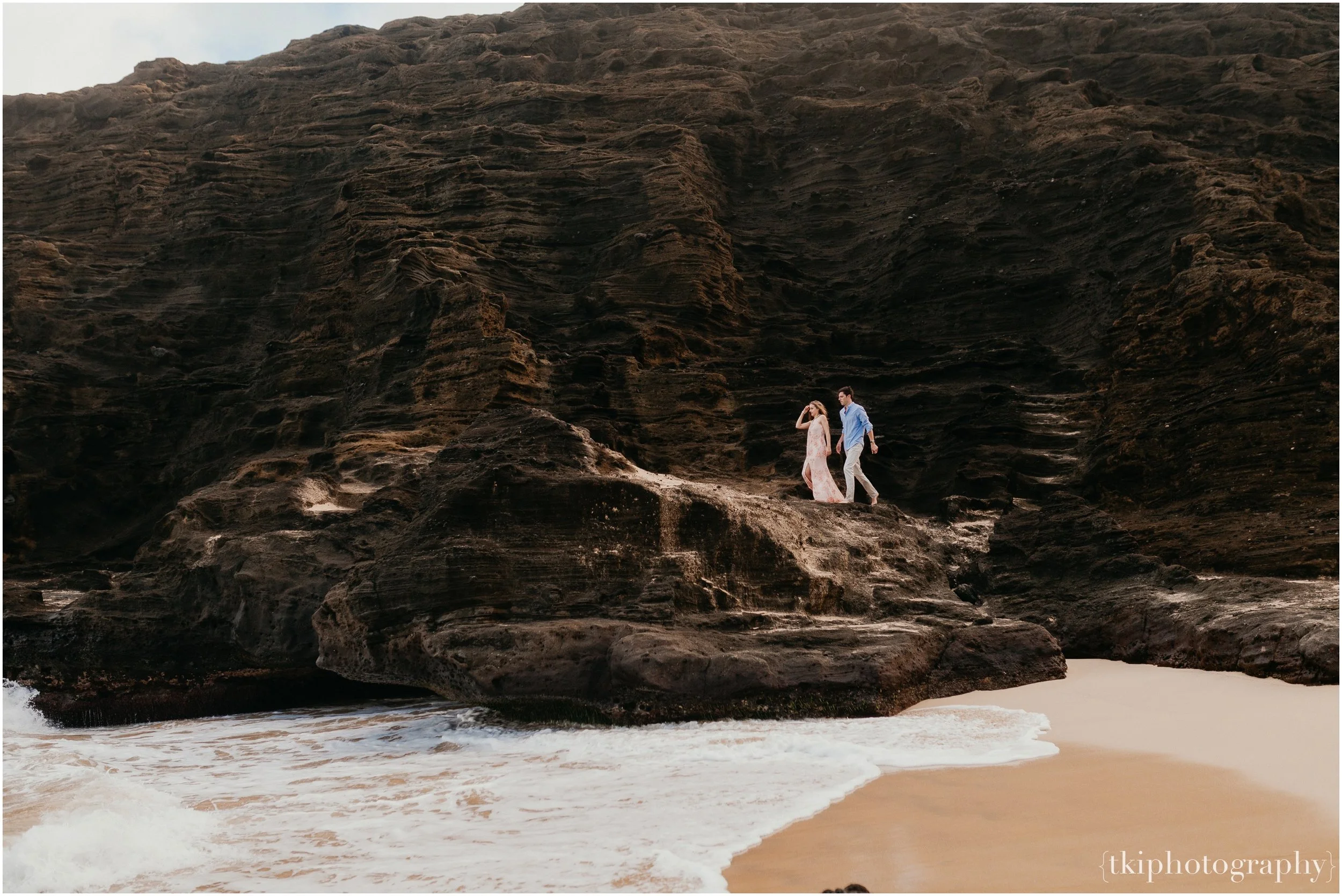 Couples-Session-Hawaii-Sunset-on-the-Beach_0013.jpg