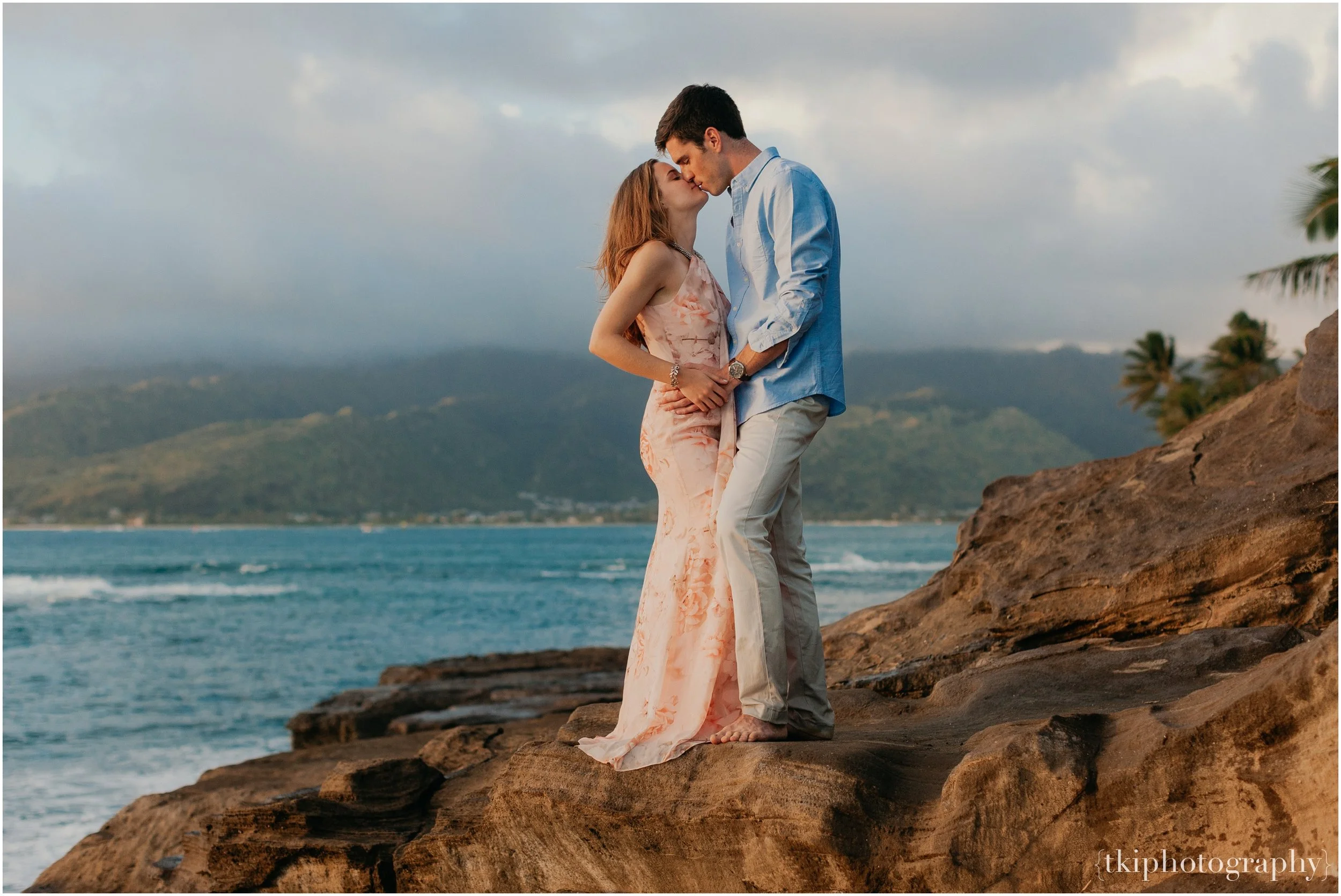 Couples-Session-Hawaii-Sunset-on-the-Beach_0015.jpg