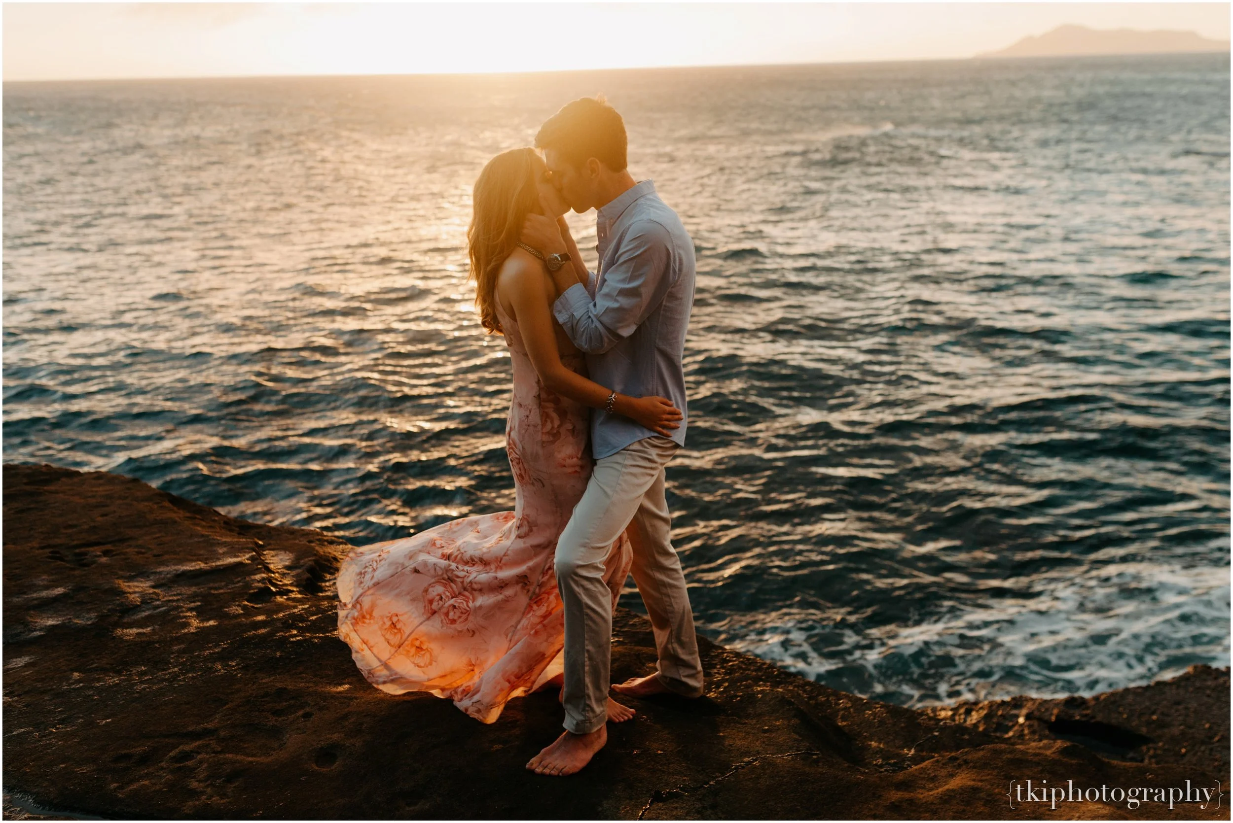Couples-Session-Hawaii-Sunset-on-the-Beach_0018.jpg