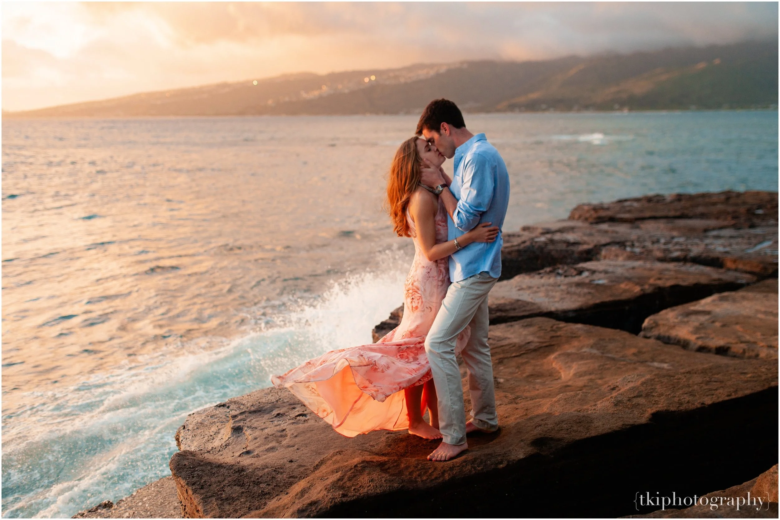 Couples-Session-Hawaii-Sunset-on-the-Beach_0022.jpg